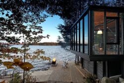 ngôi nhà bên hồ nước